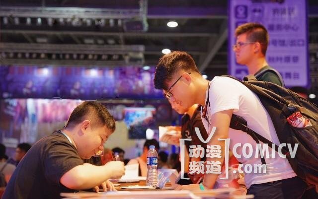 粉丝的爱根本挡不住!小新&笛子联合签绘全记录!